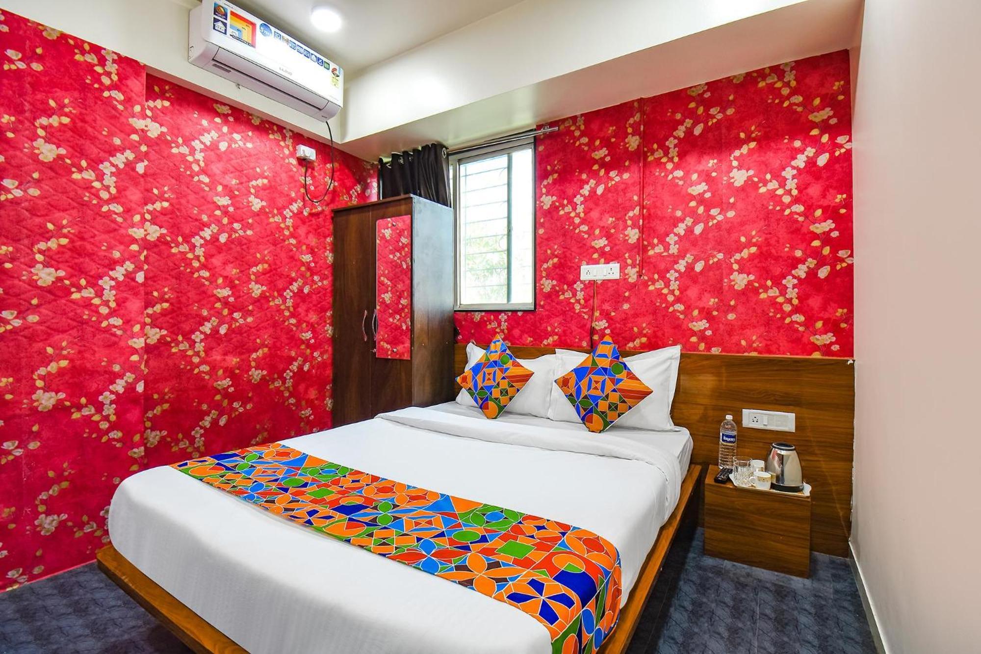 Fabhotel Skylight Studio Rooms - Nr Mcf Camp Pune Eksteriør bilde