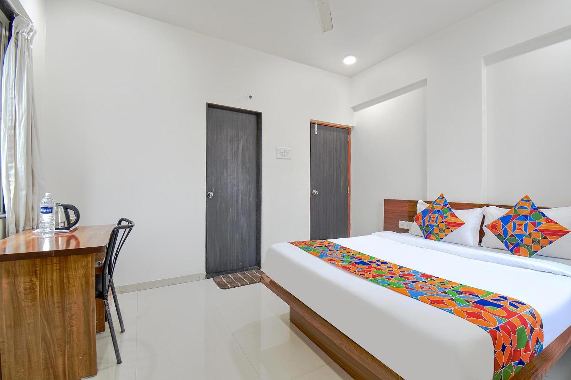 Fabhotel Skylight Studio Rooms - Nr Mcf Camp Pune Eksteriør bilde