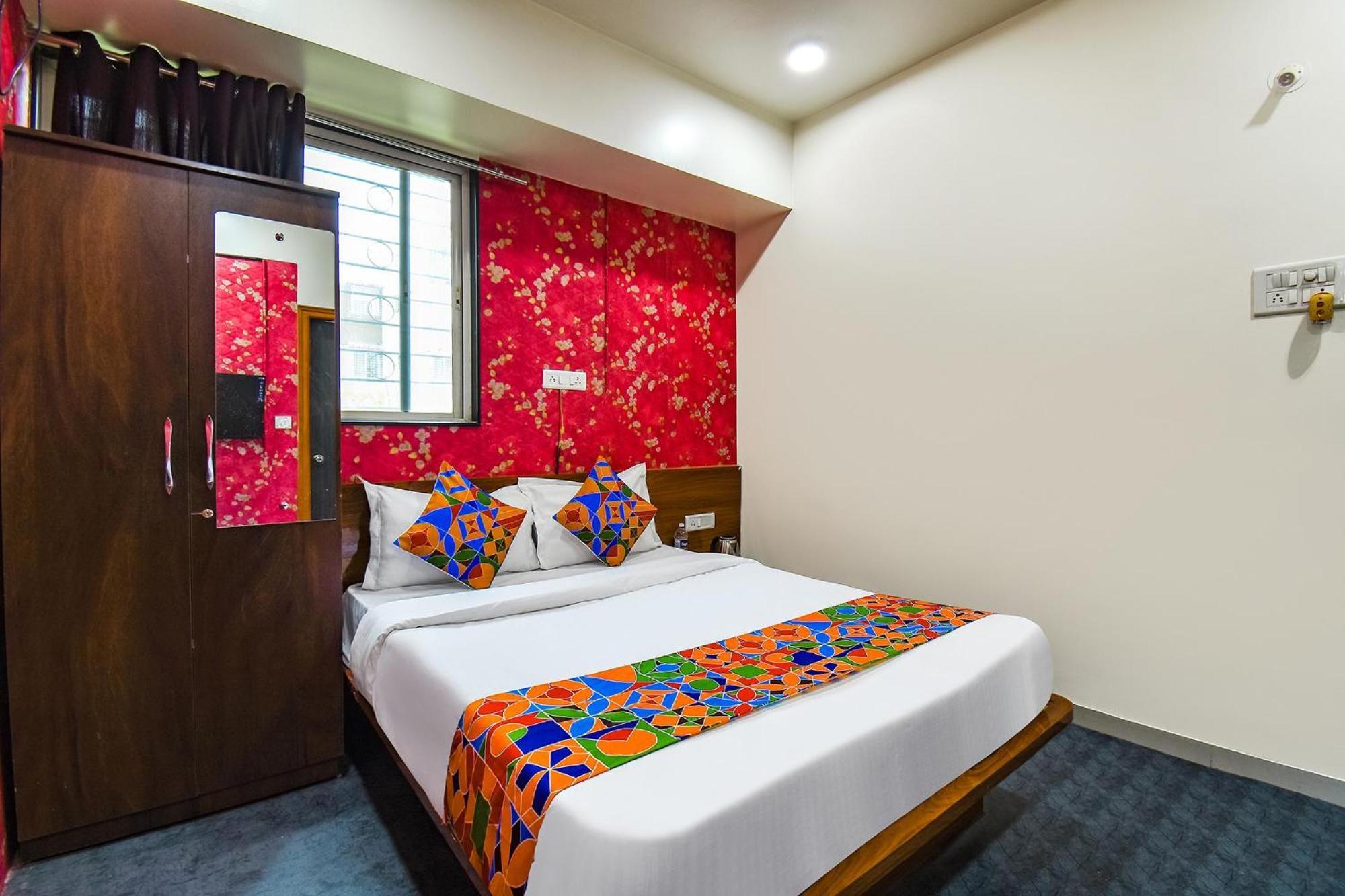 Fabhotel Skylight Studio Rooms - Nr Mcf Camp Pune Eksteriør bilde